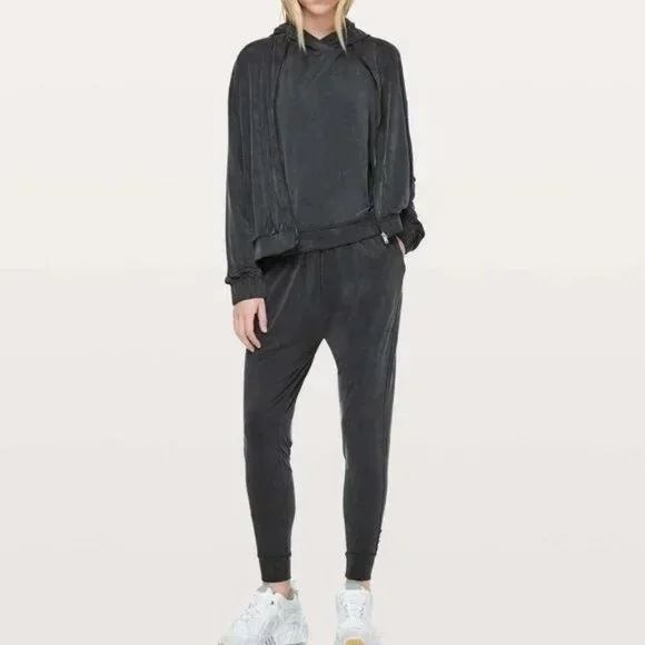 Lululemon Lab NEW NWT Black Schema Joggers - Picture 1 of 9